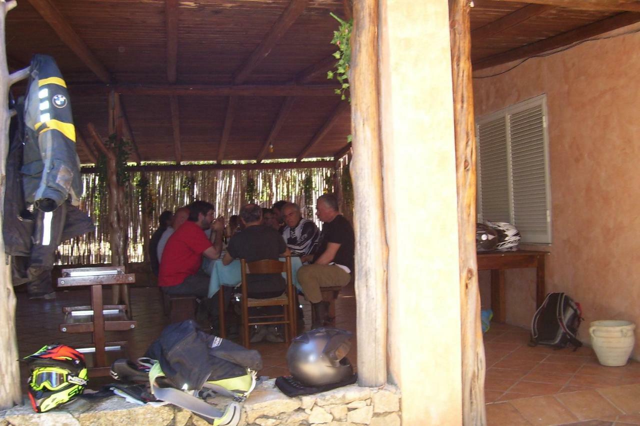 Fumu Ludurru Farm Stay Padru Zewnętrze zdjęcie